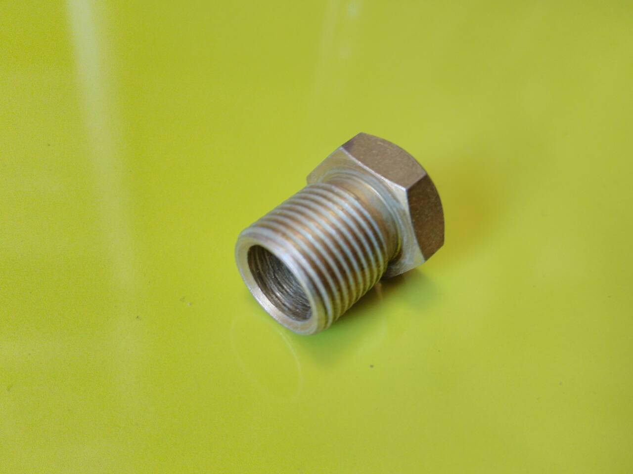 

Гайка d8 М12/1 (наружная резьба)