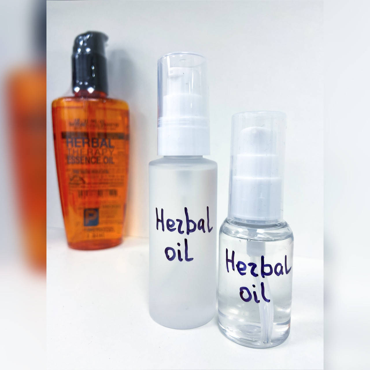 

Масло - эссенция для волос Daeng gi meo ri Herbal essence oil (на розлив) 30 мл