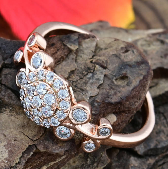 

Кольцо Xuping 14652 ширина 7 мм белые фианиты позолота РО размер 20