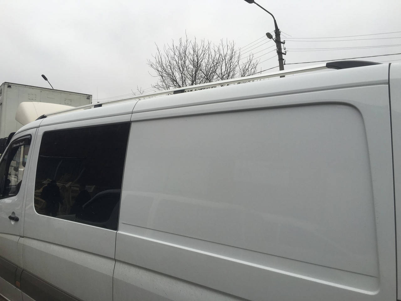 

Рейлинги DD - Mercedes Sprinter 2006-2018 290 см, хром, середня базапластиковая ножка