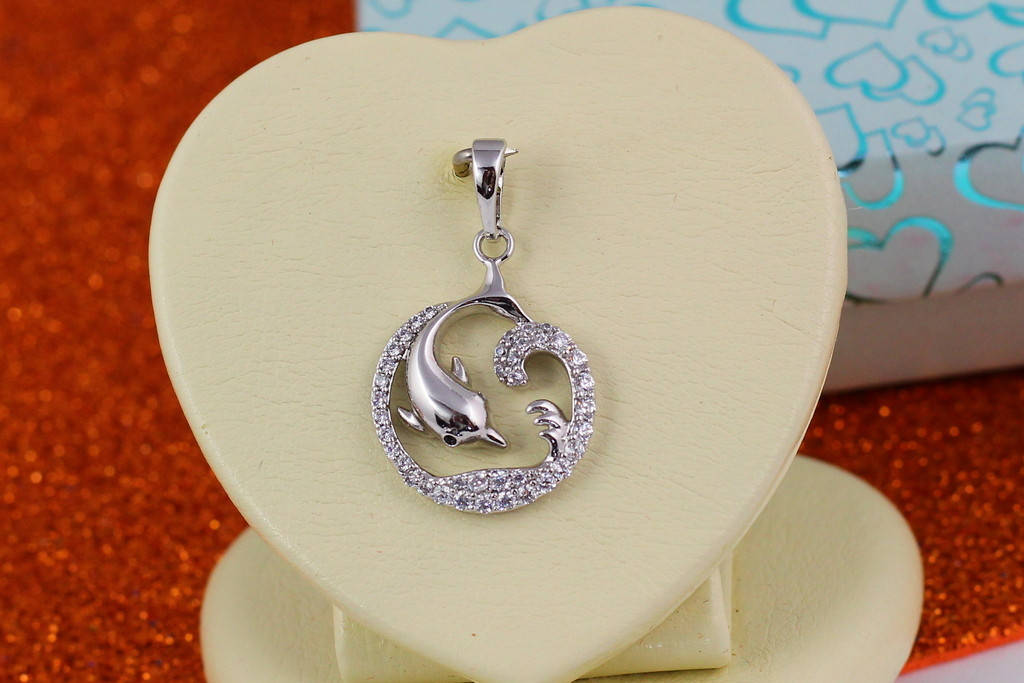 

Кулон Xuping Jewelry дельфин на волне 1,7 см серебристый
