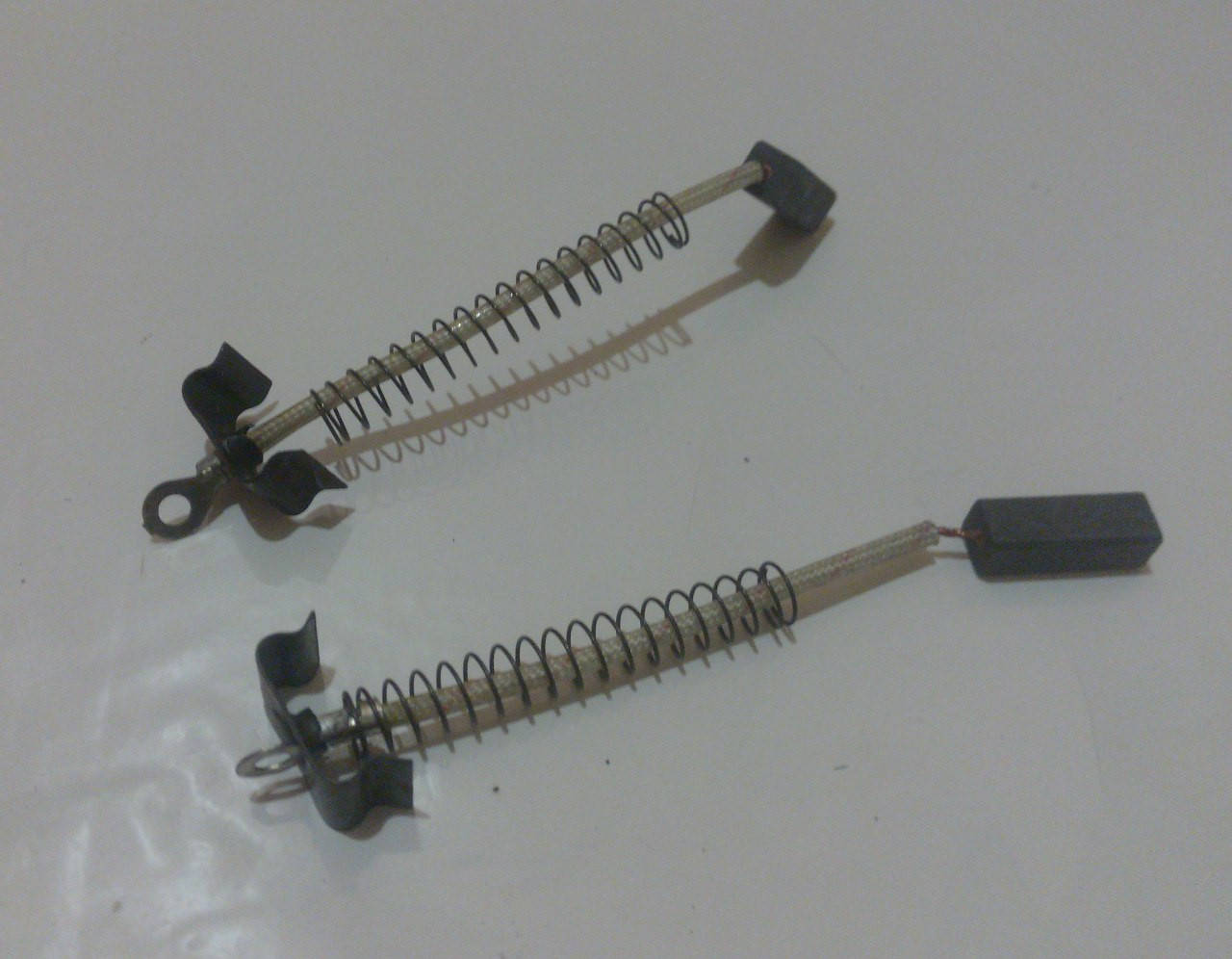 

Щётки генератора ИЖ 12V (пара)