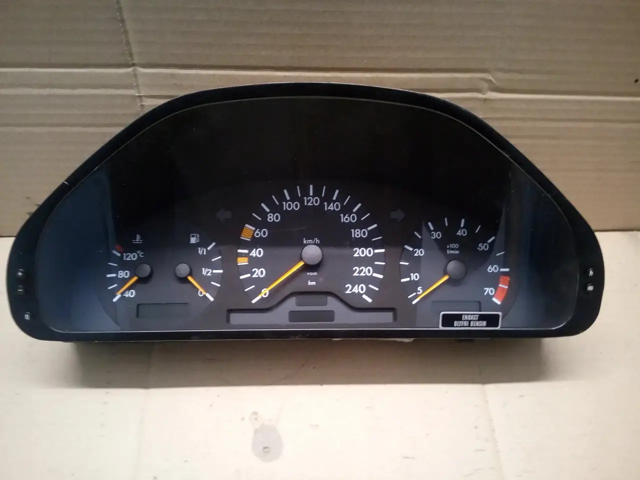 

Панель приборов ЧАСЫ MERCEDES C-KLASA W202 1.8 16V под заказ 2-4 дн