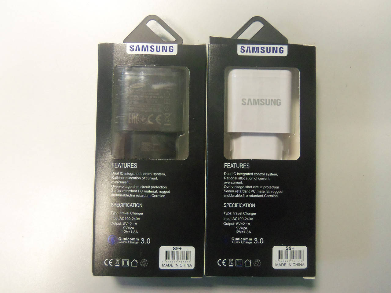 

Быстрая зарядка для Samsung S9+ Qualcomm Quick Charge 3.0 с кабелем Micro USB.