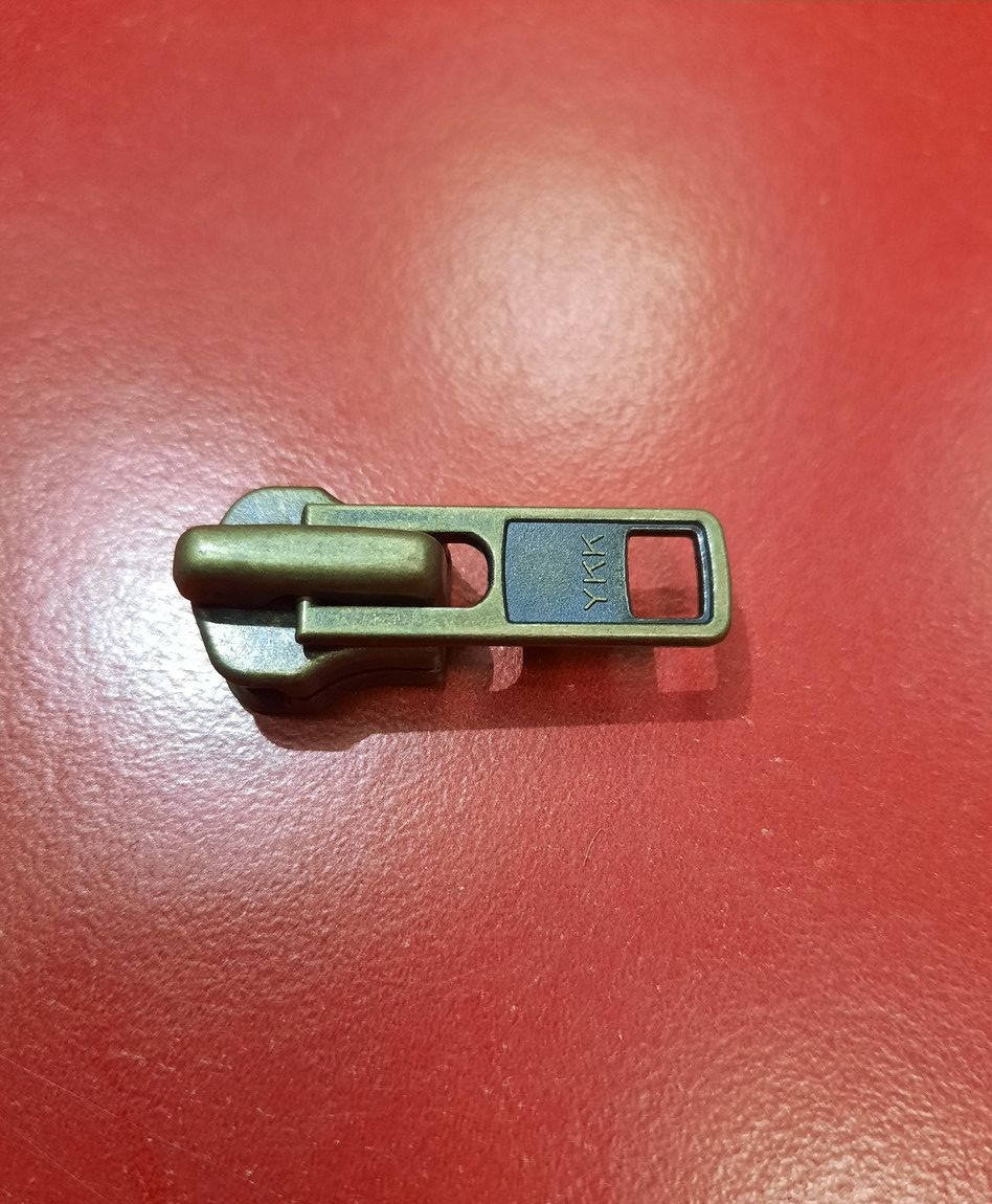 

Бегунки на металическую молнию N8 YKK. Антик.