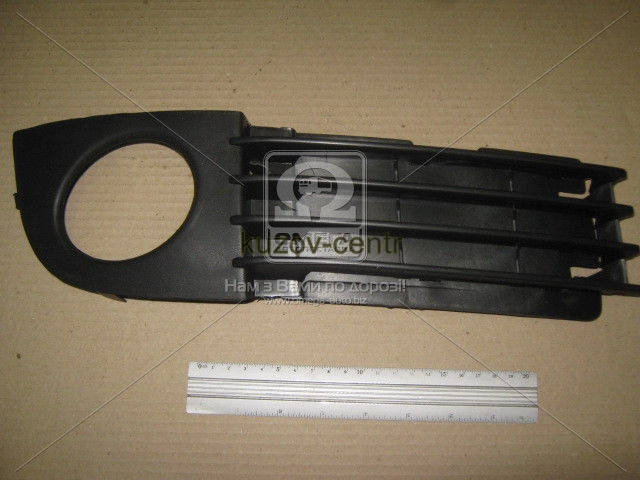 

Решетка в бампер Audi (Ауди) A6 01 -05 передний правая (пр -во TEMPEST)