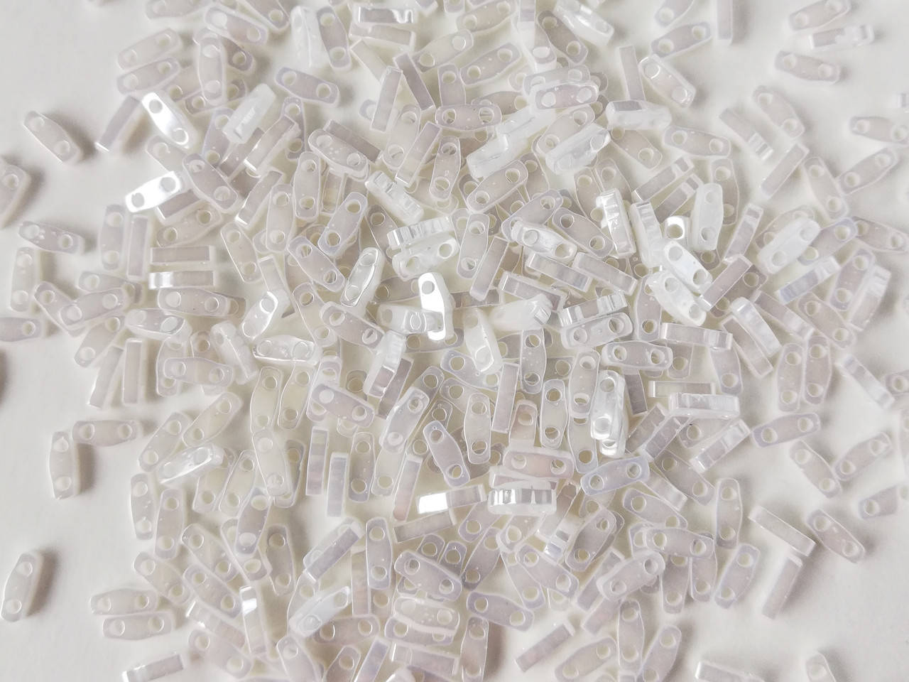 

Японський бісер Miyuki Quarter Tila QTL0420 White Pearl Ceylon