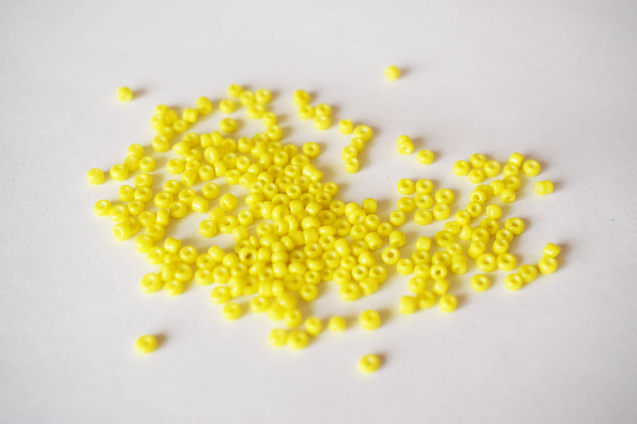 

Бисер Китай мелкий жёлтый матовый / 10 размер ,50 грамм