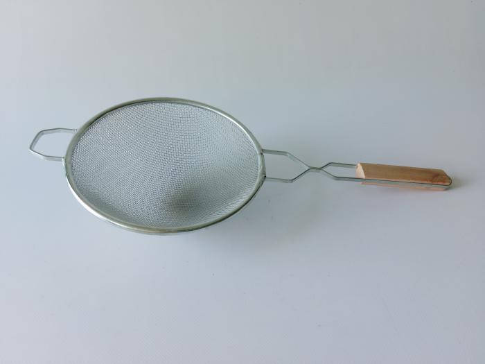 

Сито нержавеющее с деревянной ручкой L 45 cm, d 21,5 cm.