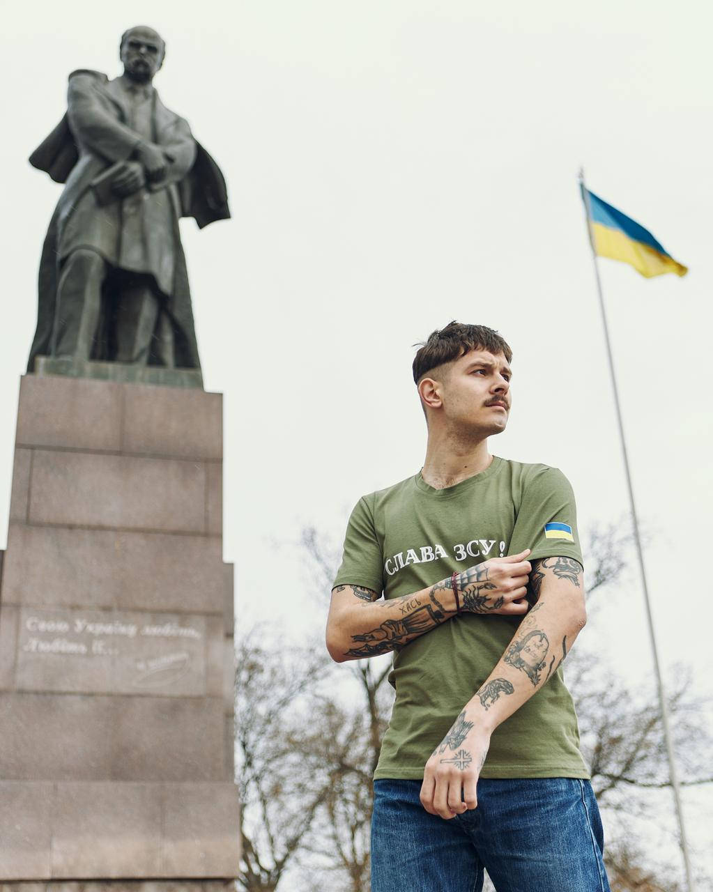 

Футболка патриотическая цвета хаки унисекс Слава ВСУ L