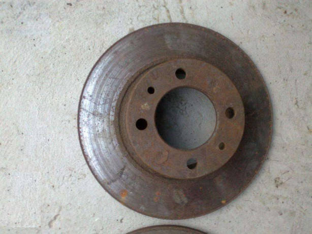 

Диск тормозной ВАЗ 2101 2102 2103 2104 2105 2106 2107 остаток 5-7 мм бу