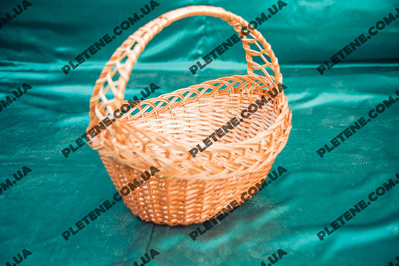 

Большая корзина на Пасху из лозы