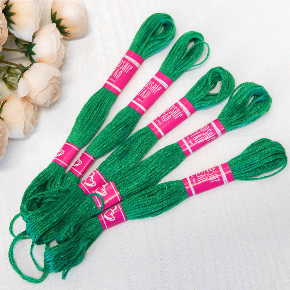 

Нитки мулине, светло-зеленый, 1 моток 8 м