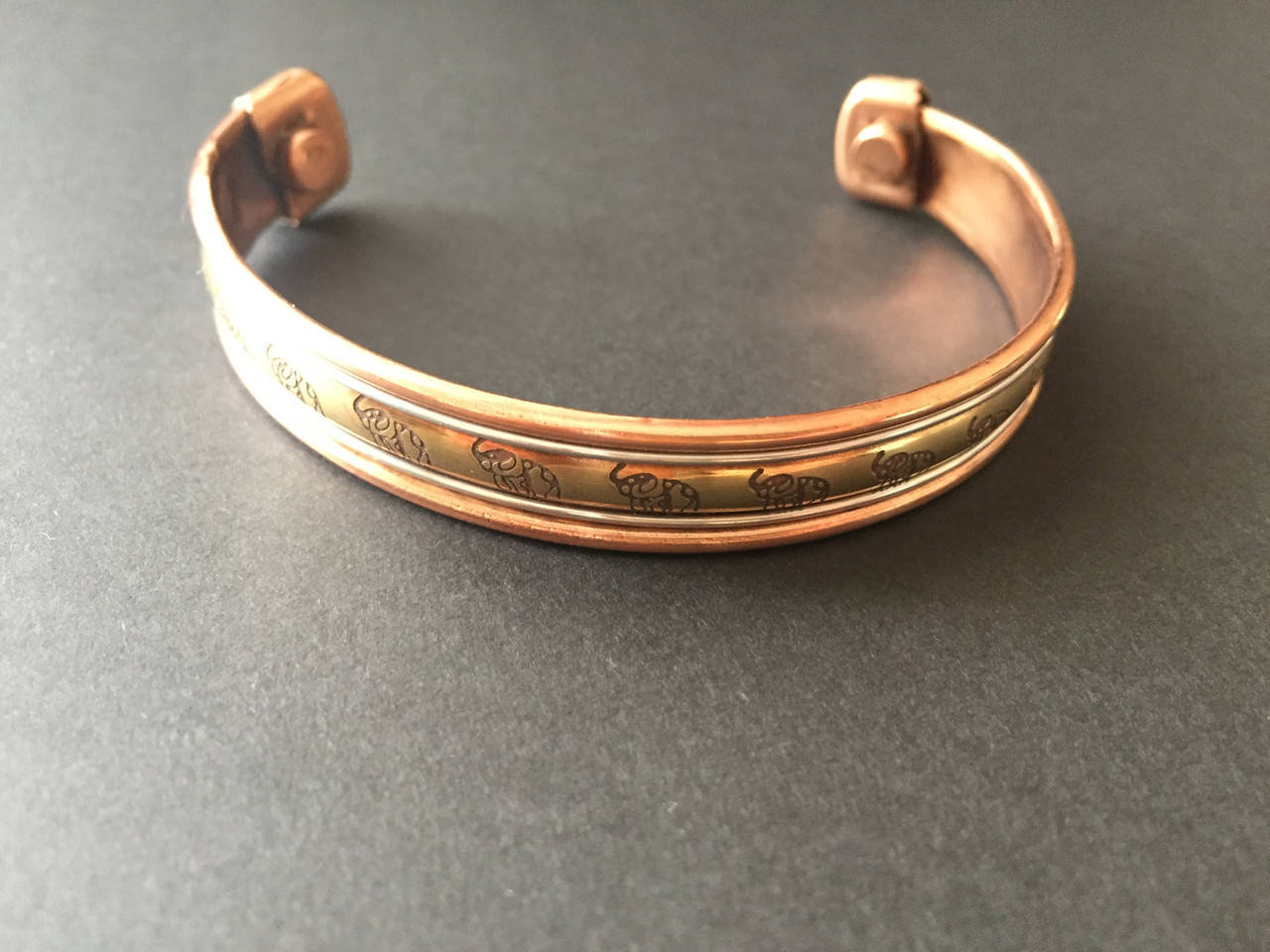 

Браслет медно-магнитный Индия - при давлении приводит организм в равновесие