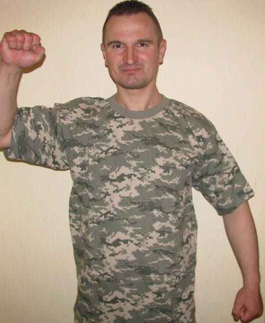 

Футболка камуфлированная