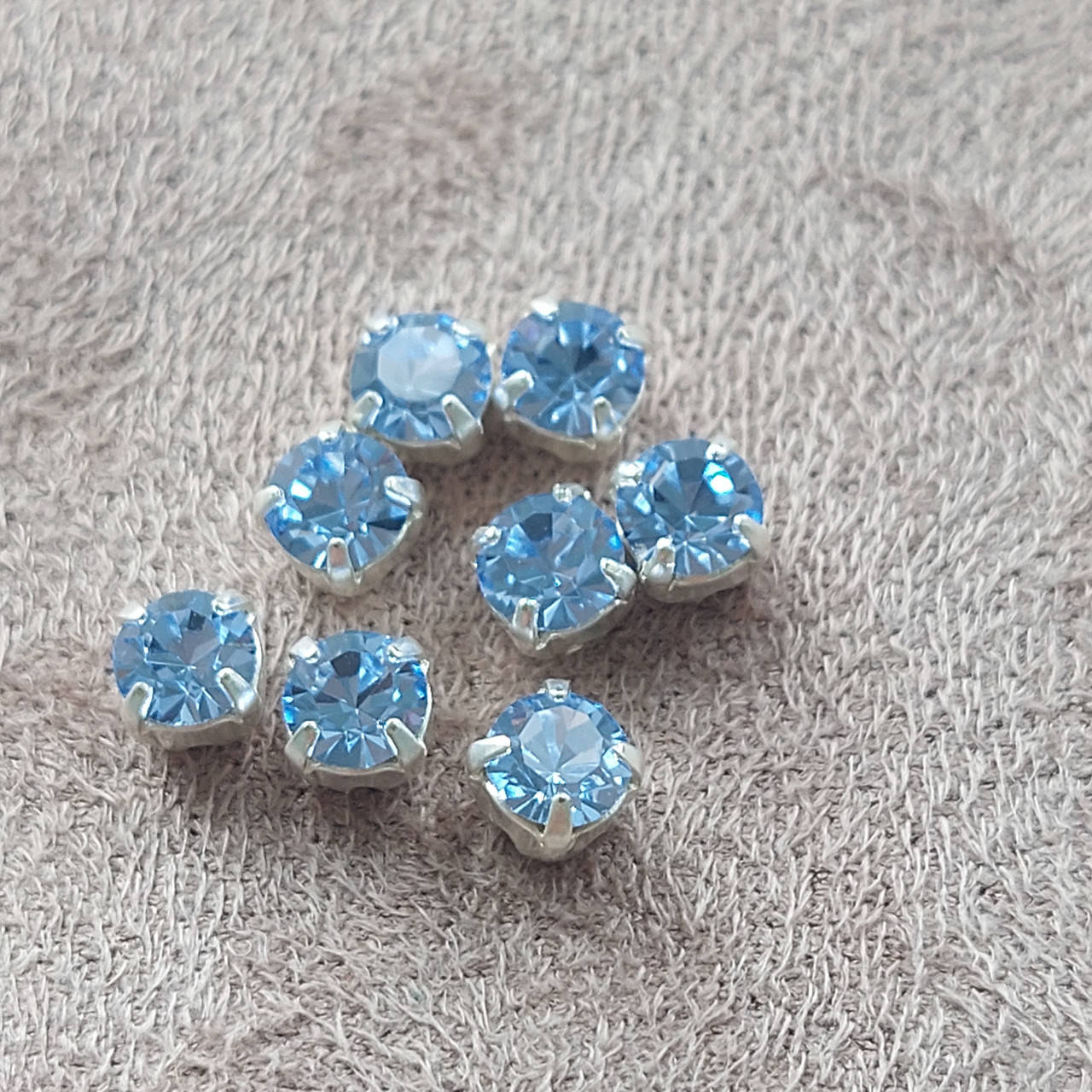 

Шатоны Preciosa Maxima в цапах, Light Sapphire цапы - серебро