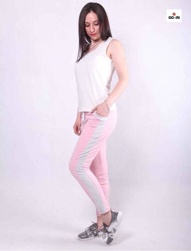 

Молодежные женские спортивные штаны с лампасами 42-54р.