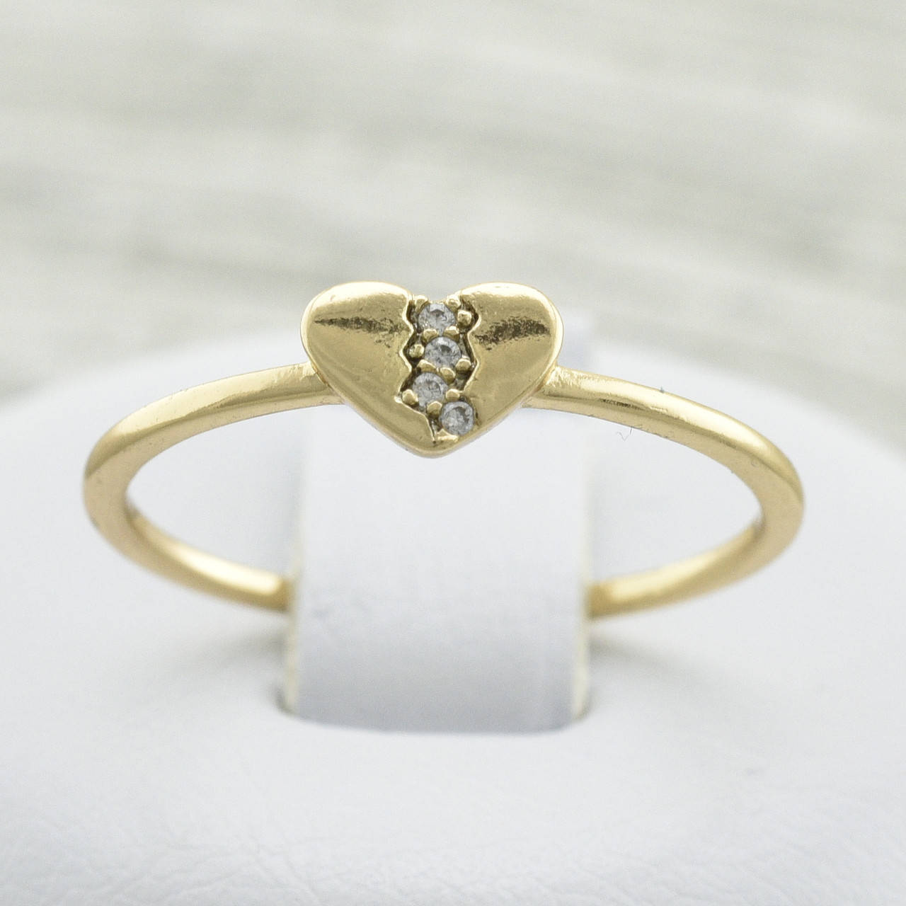 

Кольцо Xuping 11519 ширина 6 мм белые фианиты позолота 18К размер 18