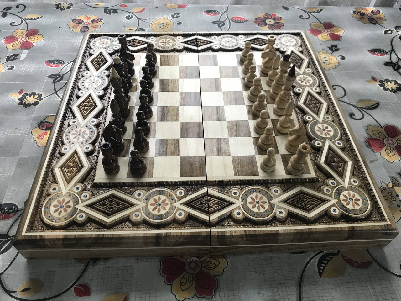 

3 игры в 1 наборе деревянные шахматы, нарды, шашки 40*40 см инкрустированные с ручной резьбой