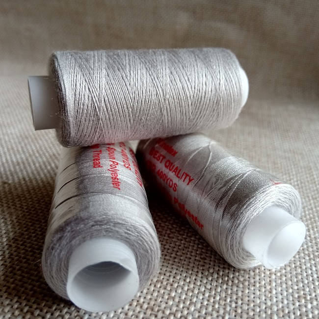 

Нить швейная Ninatex, 40/2 400 ярдов, светло-серый, 303