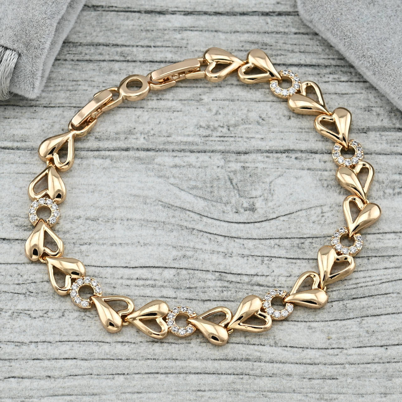 

Браслет Подарок Аполлона 36881 ширина 7.5 мм белые фианиты позолота 18К длина 17+2