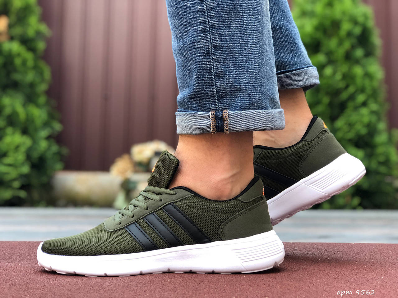 

Мужские кроссовки Adidas темно зеленые с белым 42