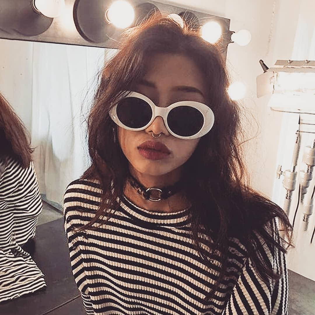 

Солнцезащитные очки белые Курта Кобейна лунатики футуриста білі сонцезахисні окуляри Курт Кобейн