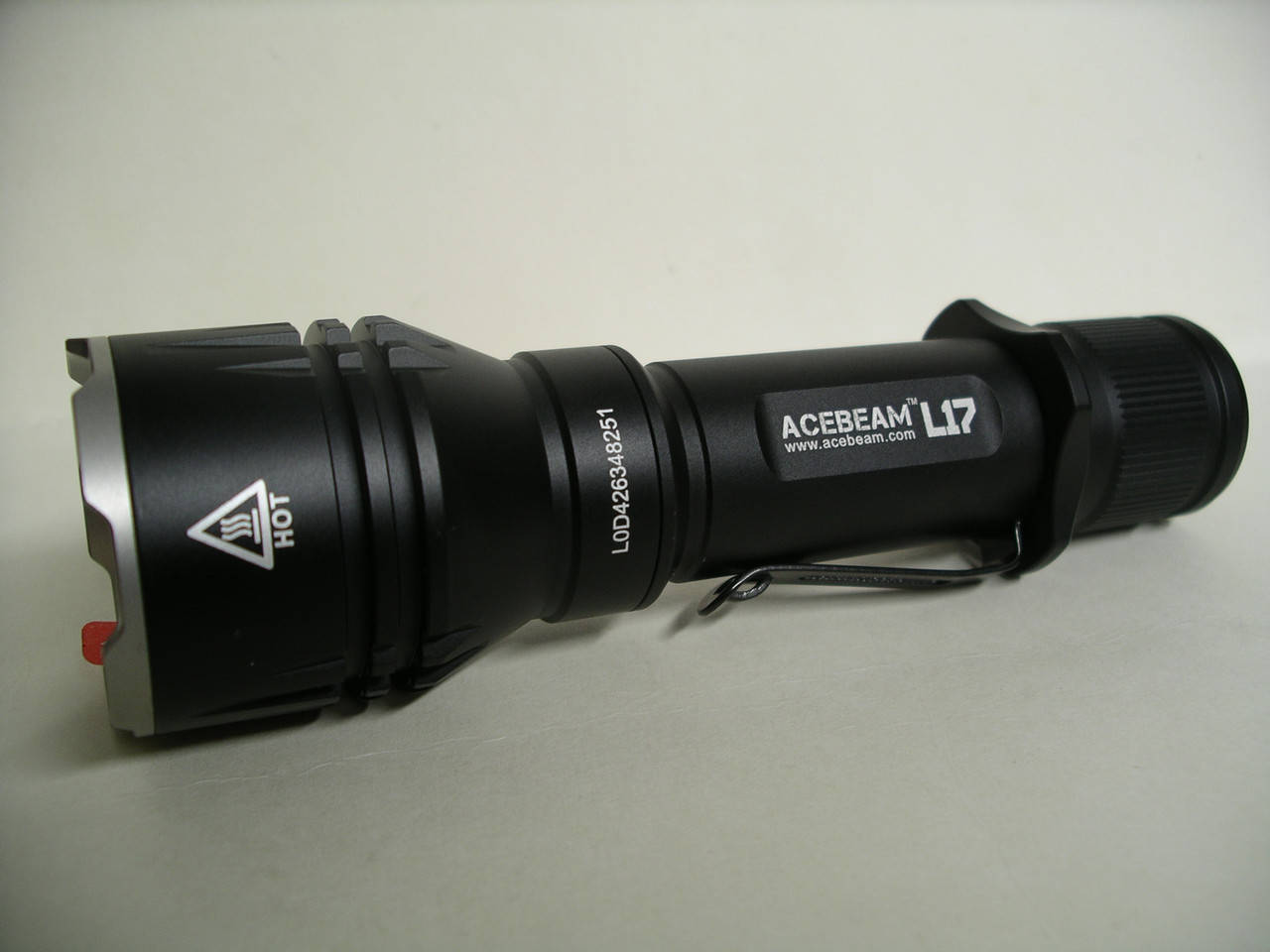 

Фонарь Acebeam L17 OSRAM белый, тактический, подствольный