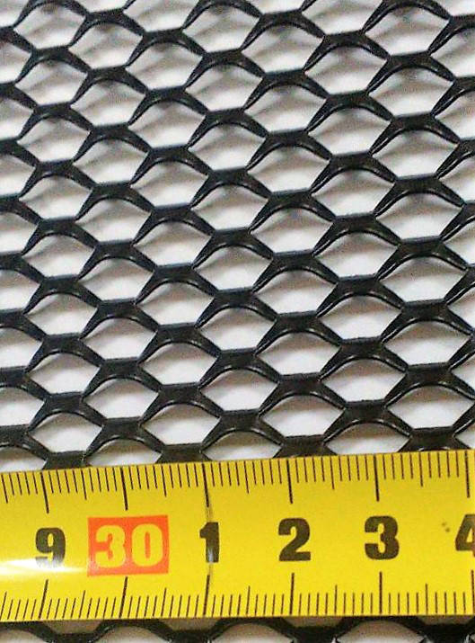 

Сетка бампера Elegant №3 1м х30 см черная EL 511033/1, Черный