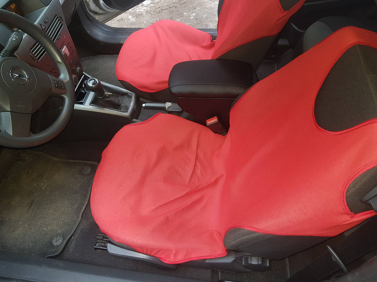 

Автомобильный подлокотник на Opel Astra H