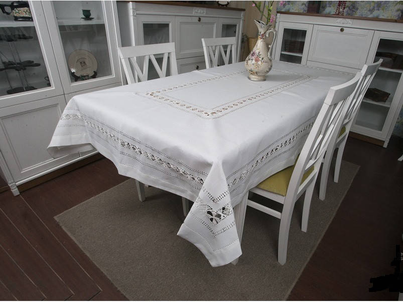 

Скатерть льняная вышитая белая по белому