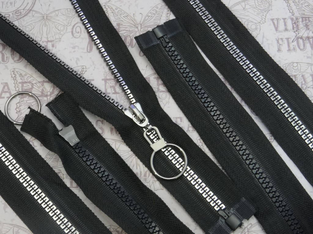 

Молния трактор 80см Versace черная/серебро Т5, Черный