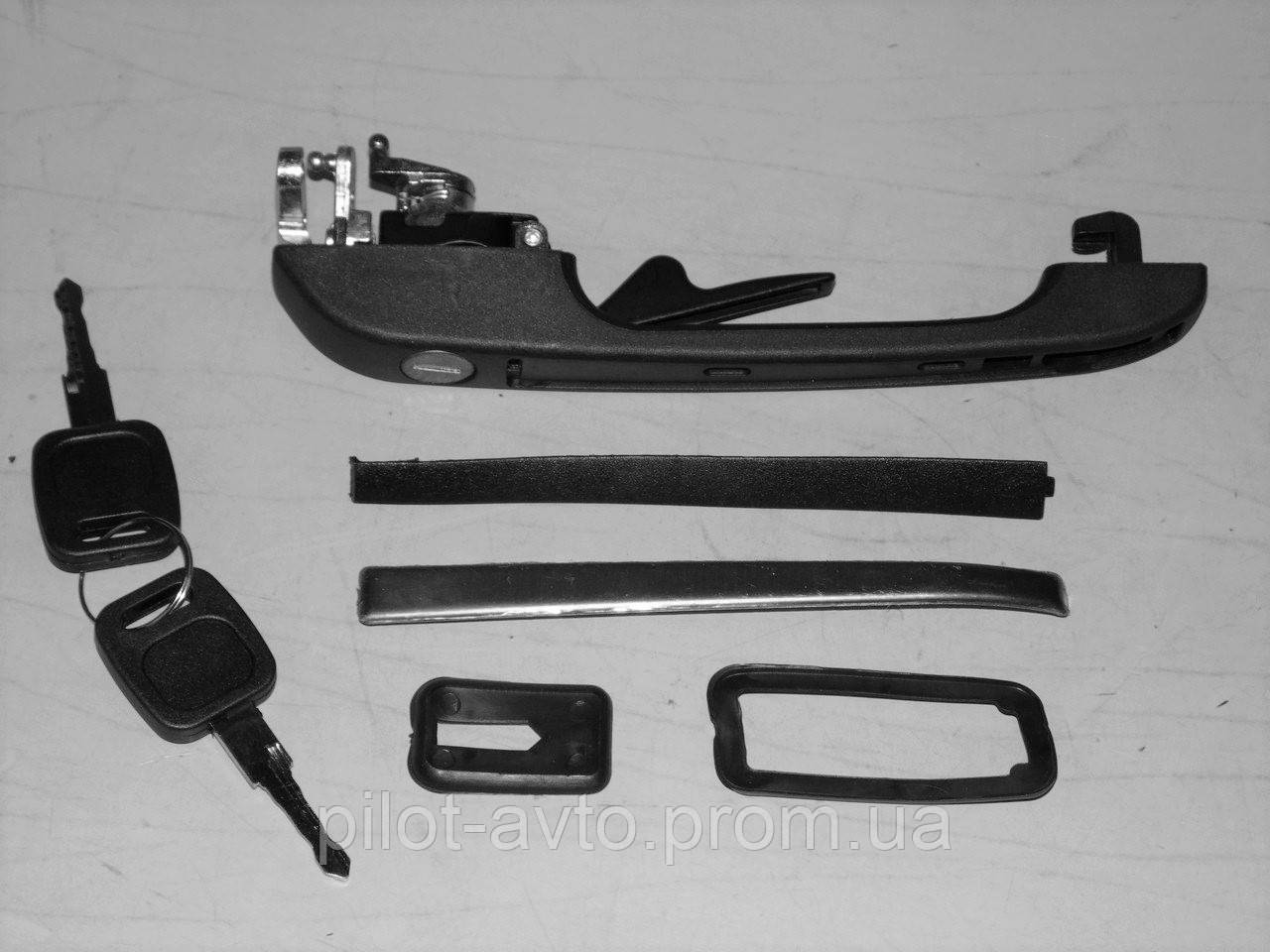 

Ручка двери передняя правая Audi 100 на Ауди 100 KEMP 7764247