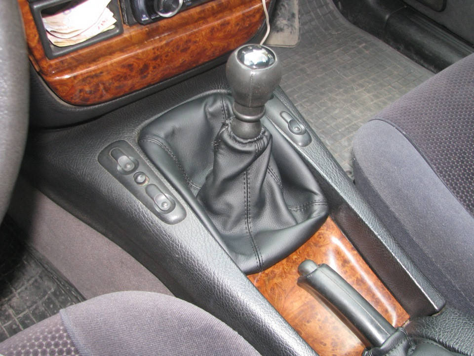 

Чехол на КПП и ручник для Opel Omega B Опель Омега Б