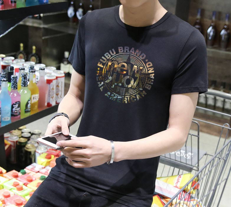 

Оригинальня мужская футболка с принтом