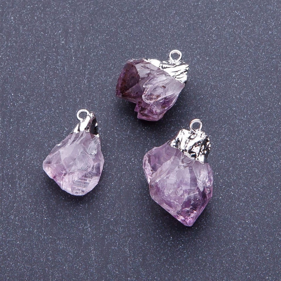 

Кулон из натурального кристалла Аметиста на серебристой подвеске 2,5*1,5 см (+-) ассорти