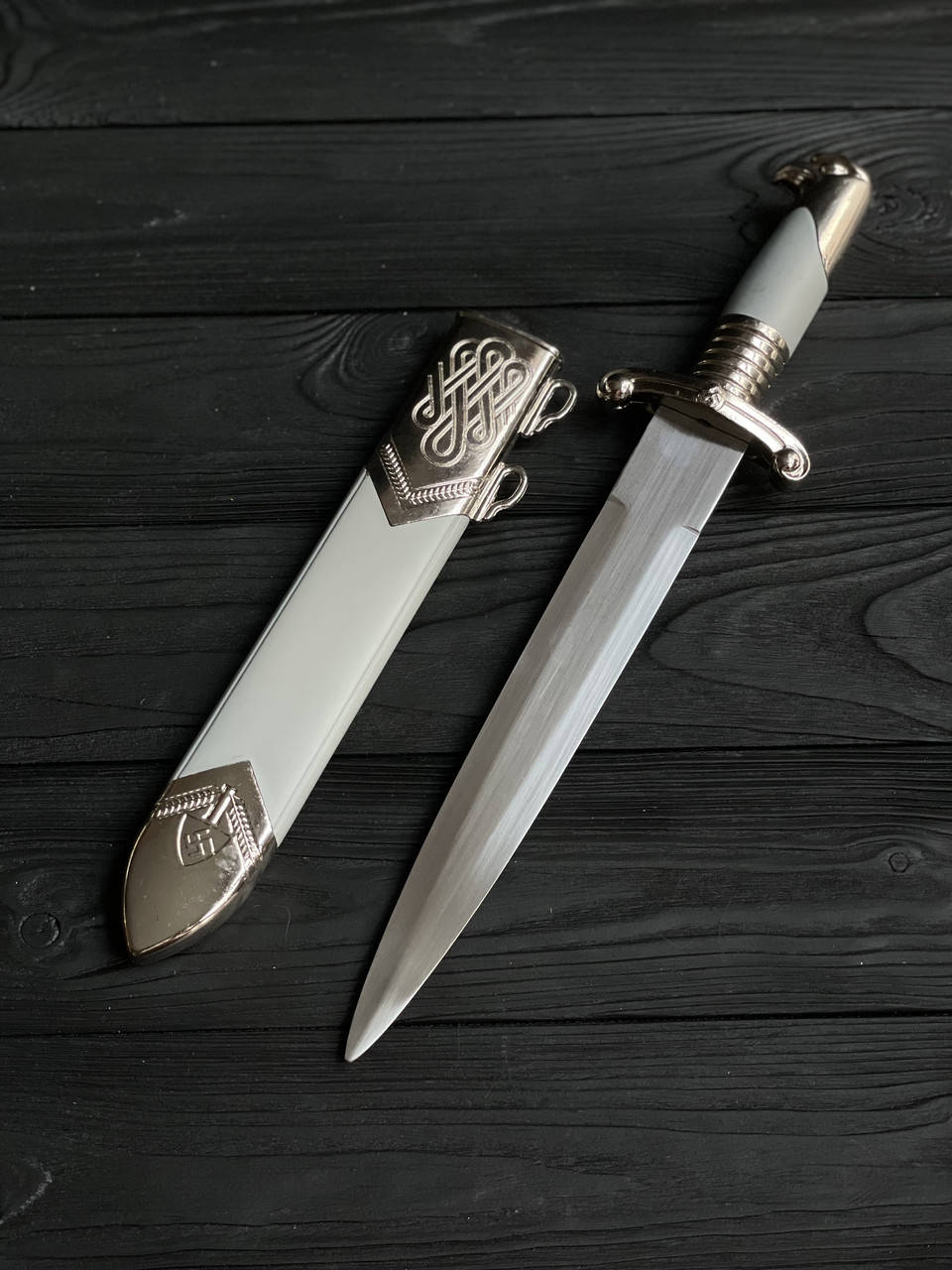 

Офицерский кортик