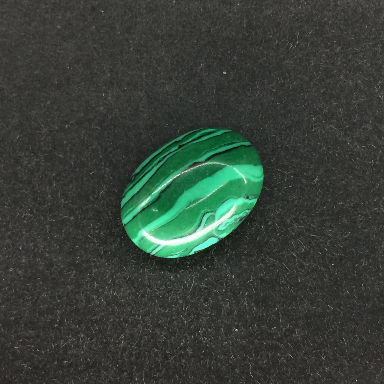 

Кабошон из Малахита (им.) 13*18мм