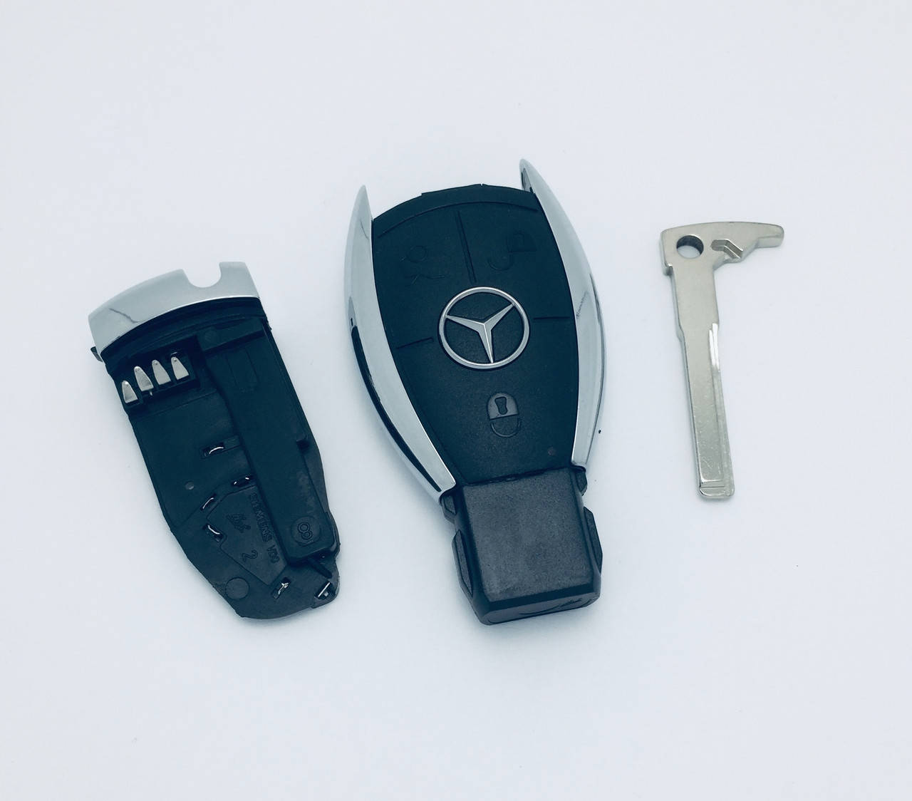 

Корпус смарт ключа 3 кнопки Mercedes рыбка новый тип с держателем