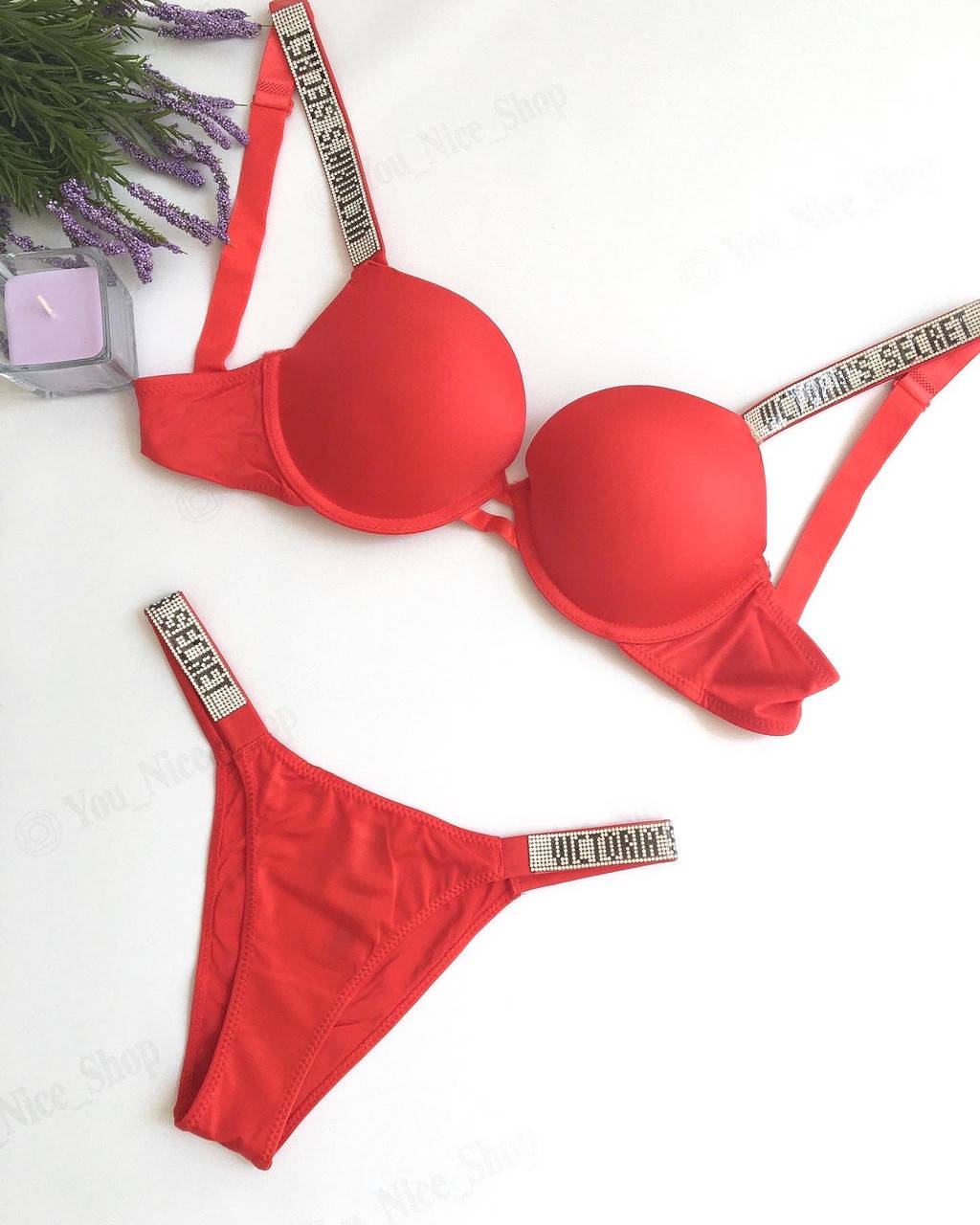 

Комплект нижнего белья атласный со стразами victoria's secret, красный