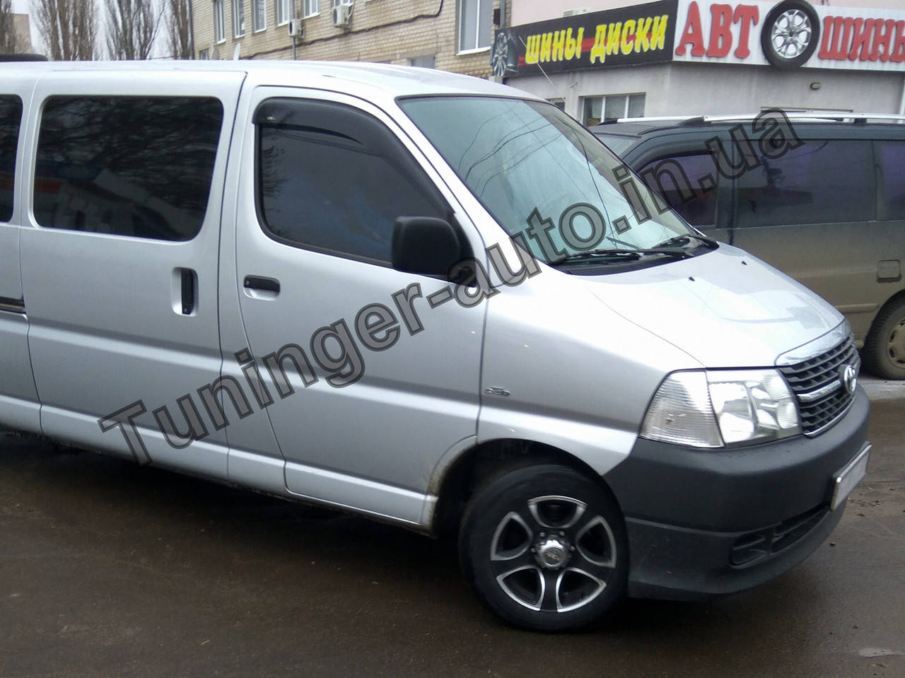 

Ветровики, дефлекторы окон Toyota Hiace 1995-2006 (Hic)