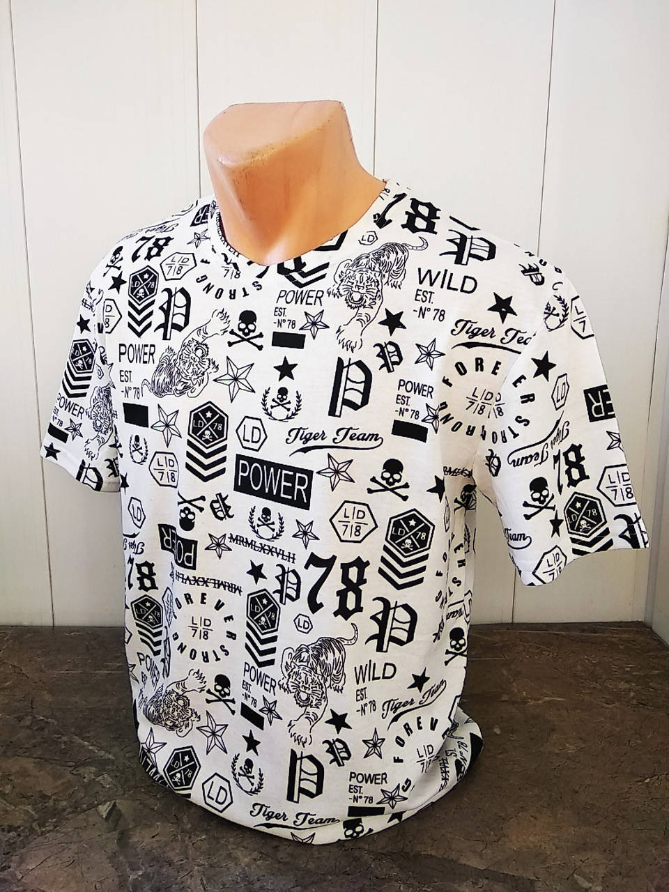 

Футболка чоловіча