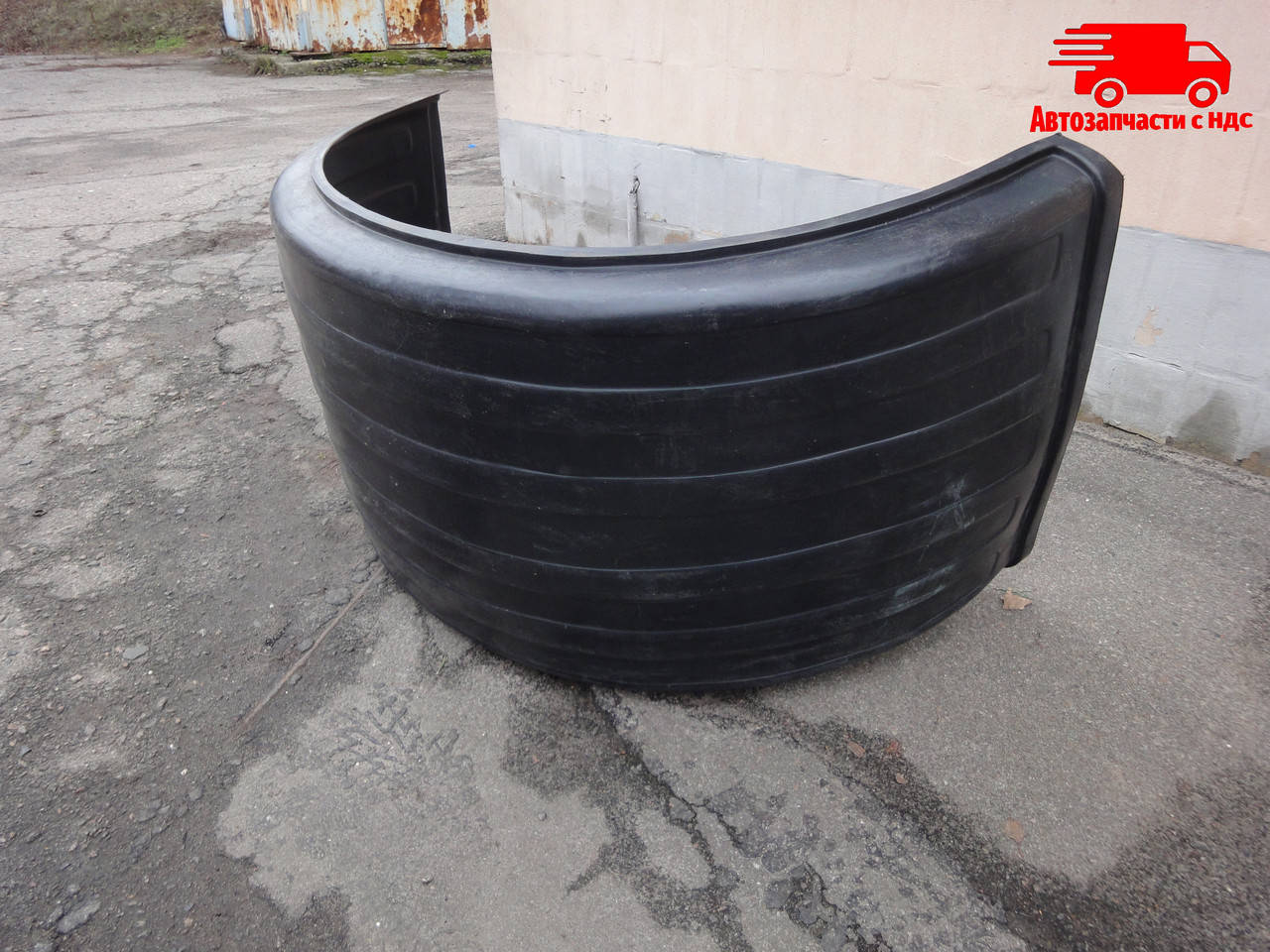 

Крыло грузовое, двускатное, рифленое (шир 650 ) (больш,кругл.)КамАЗ,ЗИЛ 130,Евро,Полуприцепы.