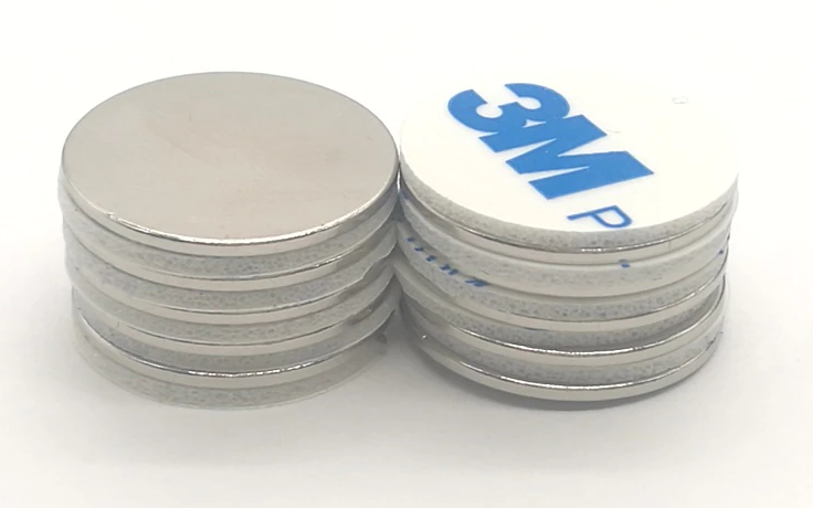 

Магнит неодимовый NdFeB N35 24.5 х 1.8 мм на клейкой подложке