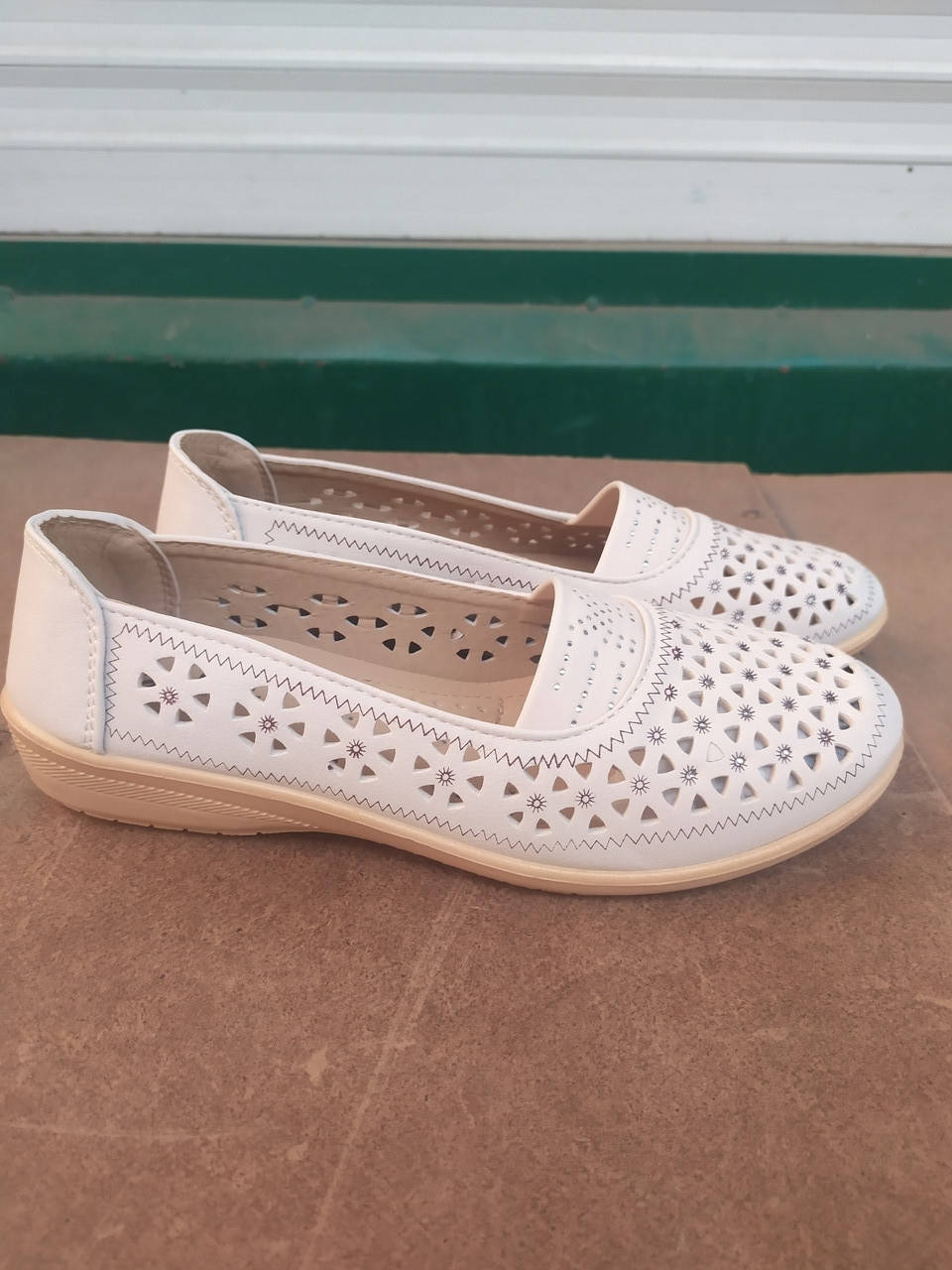 

Балетки женские летние с дырочками кожзам бежевые 40