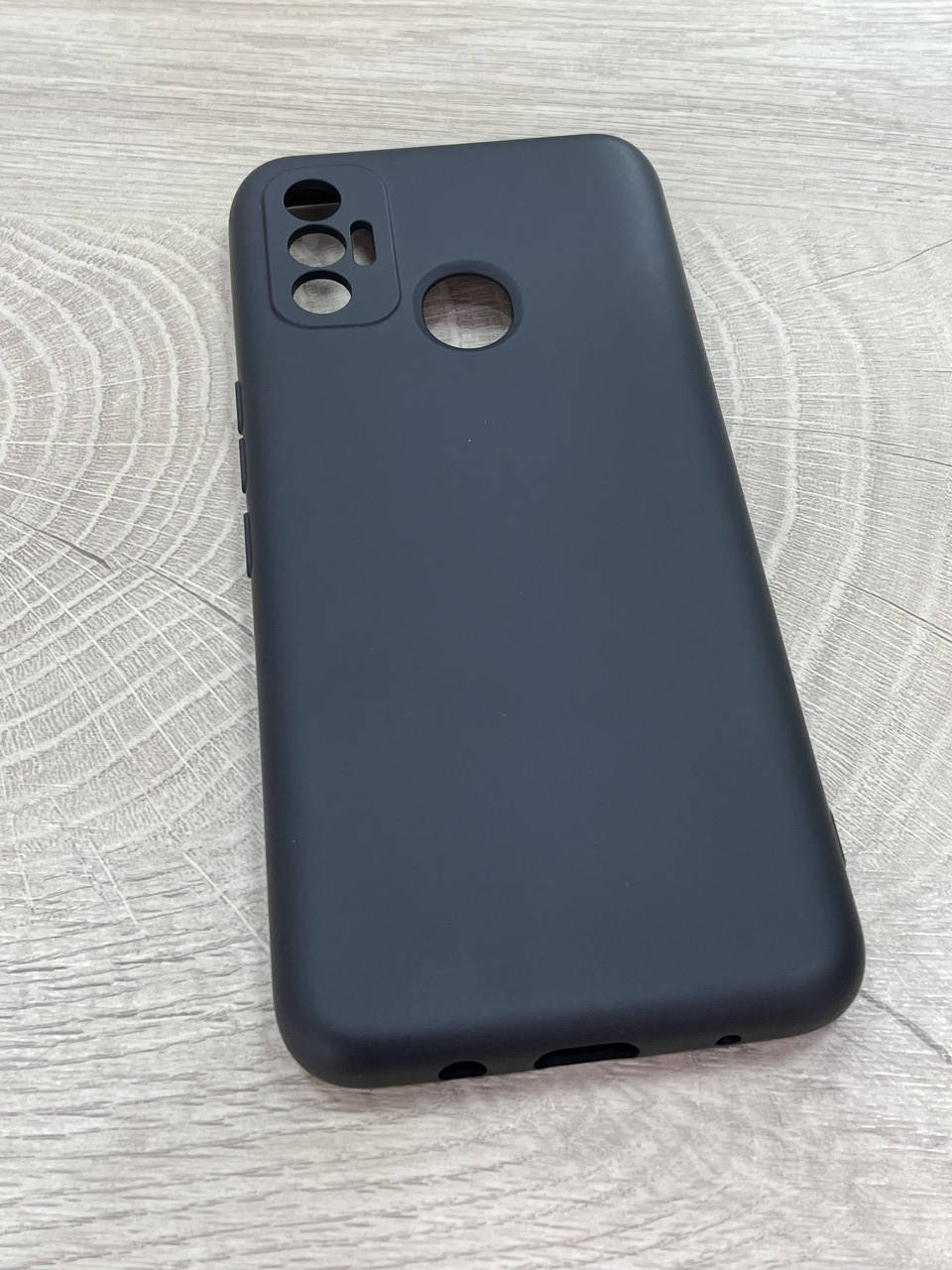 

Чехол на Tecno Spark 7 противоударный черный