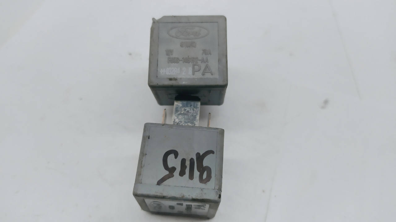 

Автомобильное реле свечи накала F80B-14B192-AA