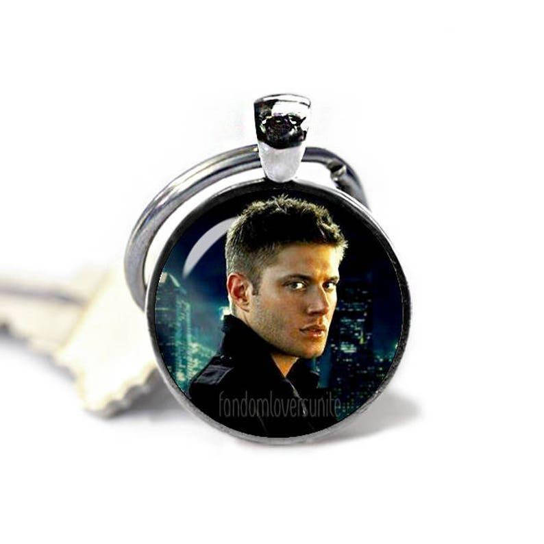 

Брелок с Дином Винчестером Сверхъестественное/Supernatural, Черный
