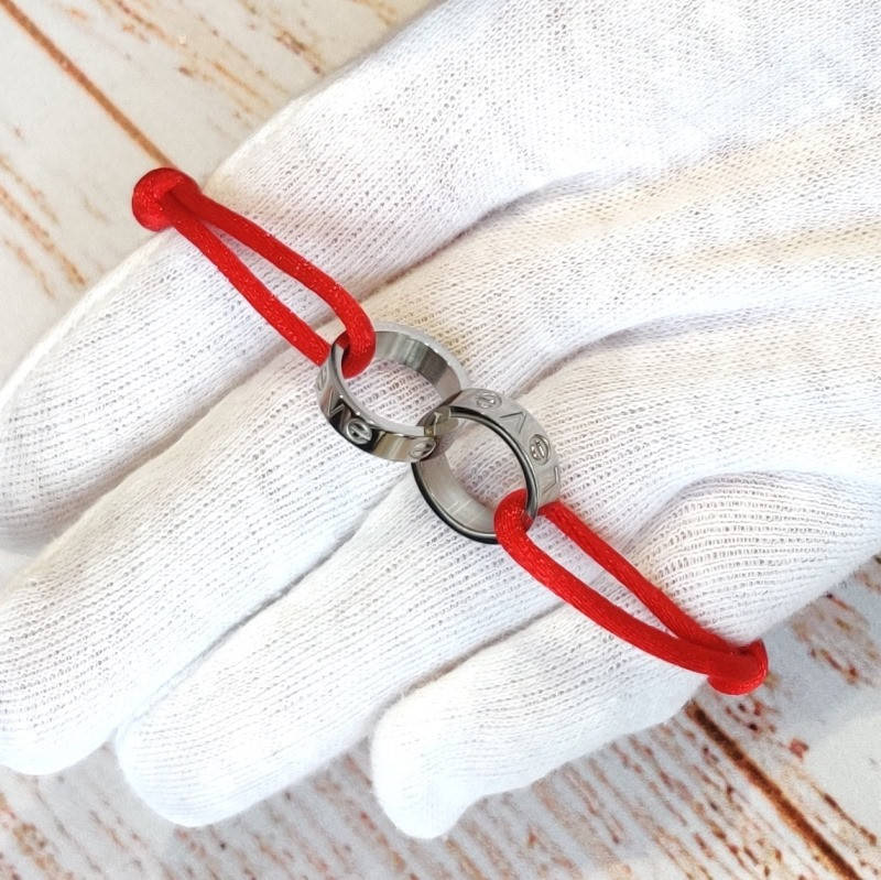 

Браслет Красная нить в стиле Cartier Love Белое золото