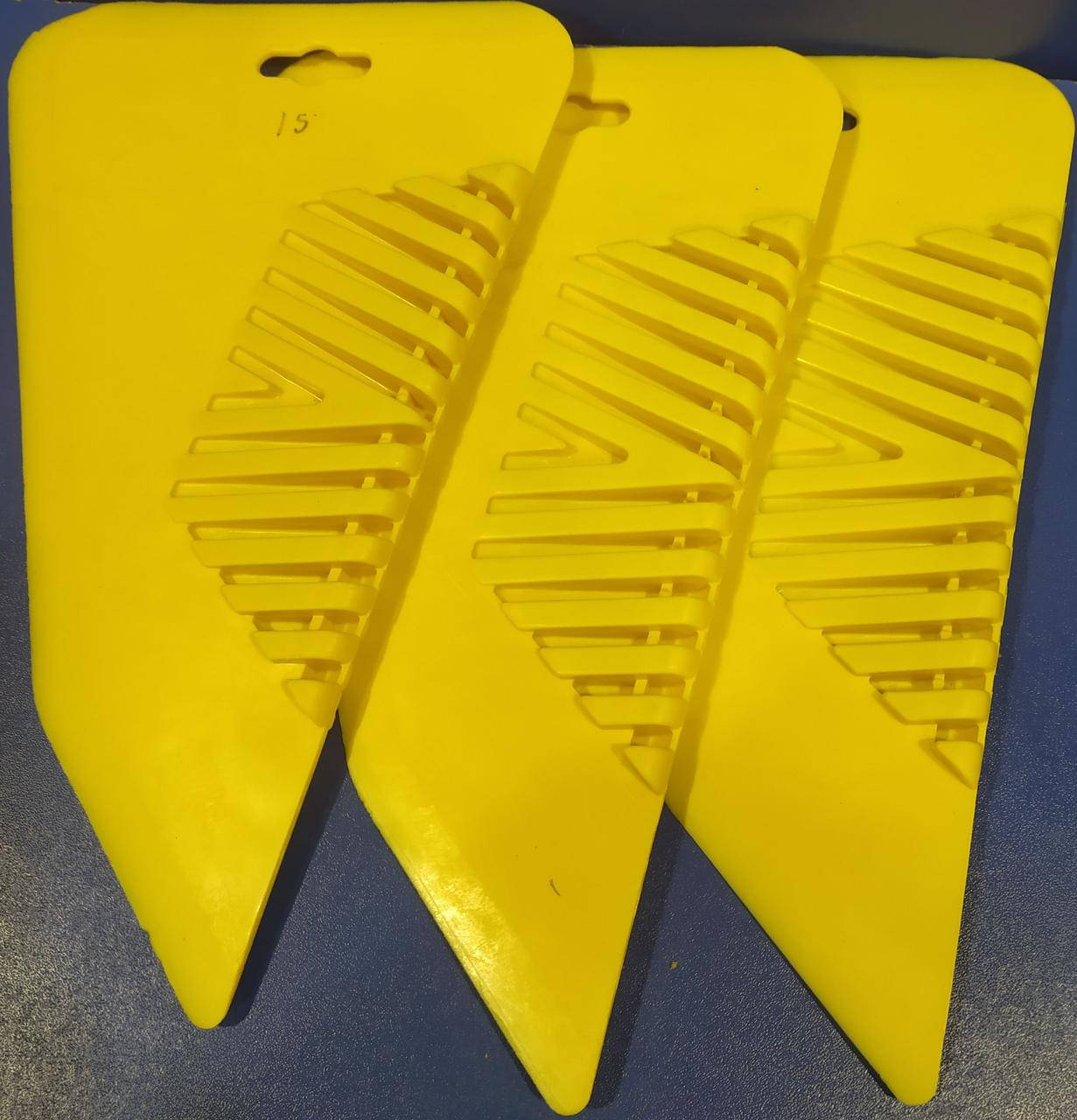 

Шпатель прижимной для разглаживания обоев Крыло Mastertool